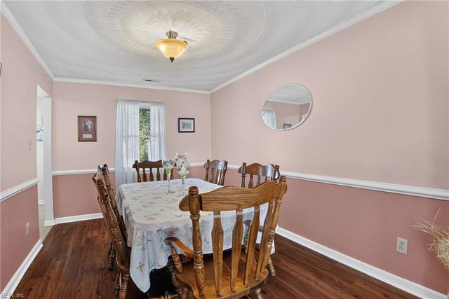 1952 John Brown LN, Virginia Beach, VA 23464