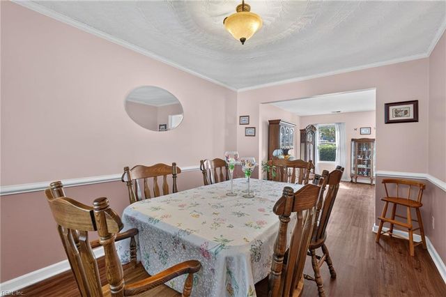 1952 John Brown LN, Virginia Beach, VA 23464