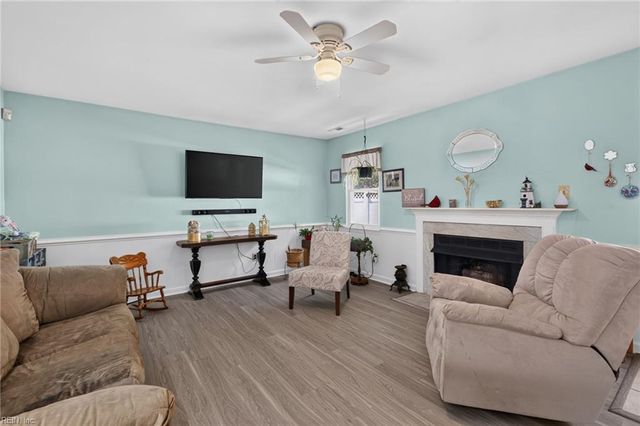 1952 John Brown LN, Virginia Beach, VA 23464
