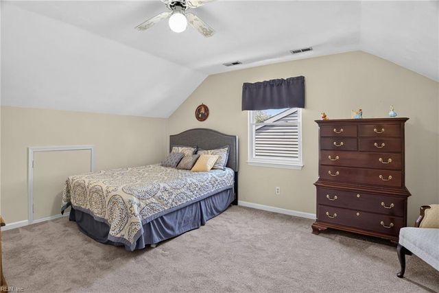 1952 John Brown LN, Virginia Beach, VA 23464