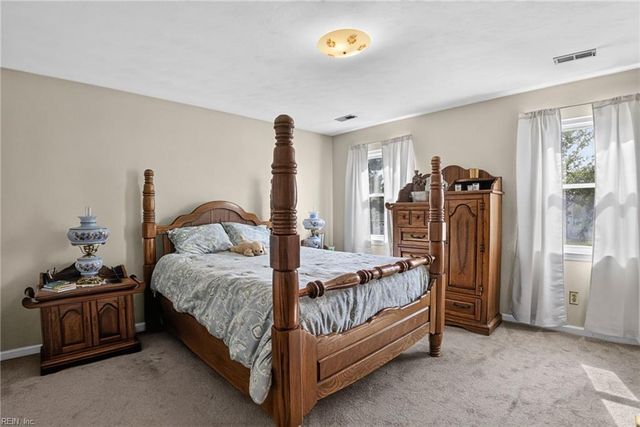 1952 John Brown LN, Virginia Beach, VA 23464