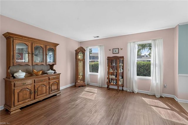 1952 John Brown LN, Virginia Beach, VA 23464