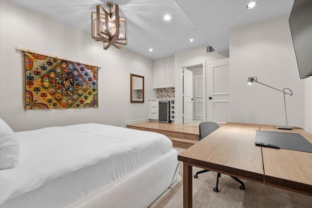1529 Barton Springs RD 27, Austin, TX 78704
