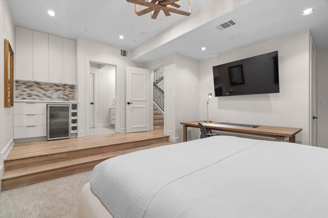 1529 Barton Springs RD 27, Austin, TX 78704
