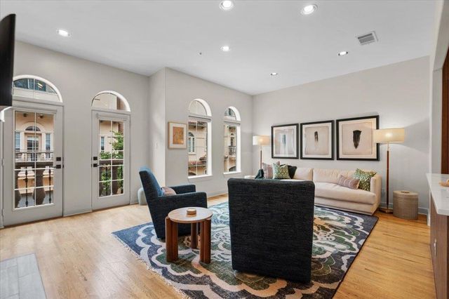 1529 Barton Springs RD 27, Austin, TX 78704