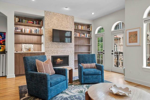 1529 Barton Springs RD 27, Austin, TX 78704
