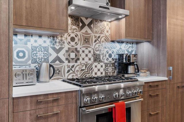 1529 Barton Springs RD 27, Austin, TX 78704