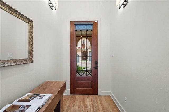 1529 Barton Springs RD 27, Austin, TX 78704