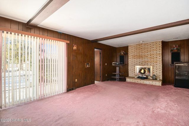 1236 Eastland Drive, Oregon, OH 43616