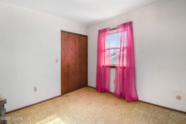 1236 Eastland Drive, Oregon, OH 43616