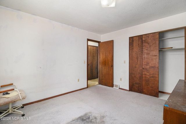 1236 Eastland Drive, Oregon, OH 43616