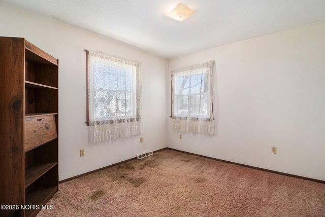 1236 Eastland Drive, Oregon, OH 43616