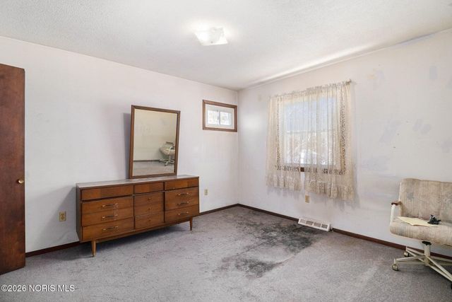 1236 Eastland Drive, Oregon, OH 43616