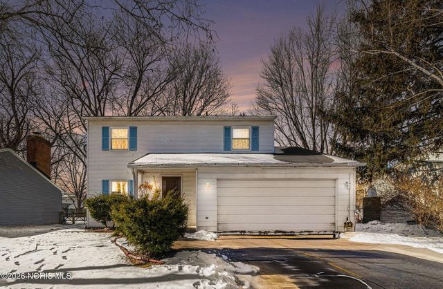 1236 Eastland Drive, Oregon, OH 43616