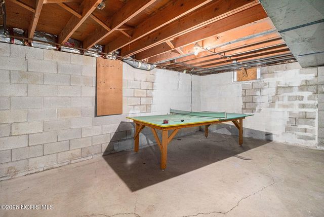 1236 Eastland Drive, Oregon, OH 43616