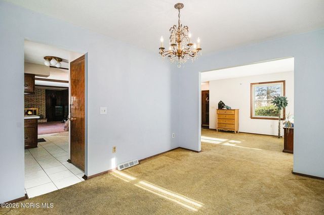 1236 Eastland Drive, Oregon, OH 43616