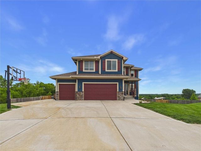 1010 Clayton Drive, Raymore, MO 64083