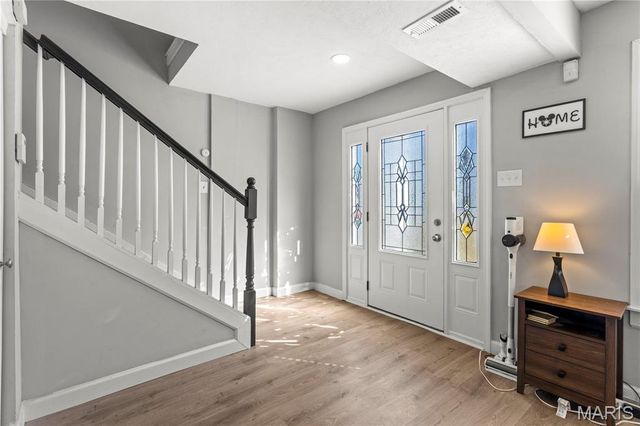 11811 7 Hills Drive, Florissant, MO 63033