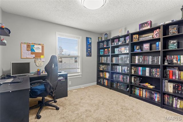 11811 7 Hills Drive, Florissant, MO 63033