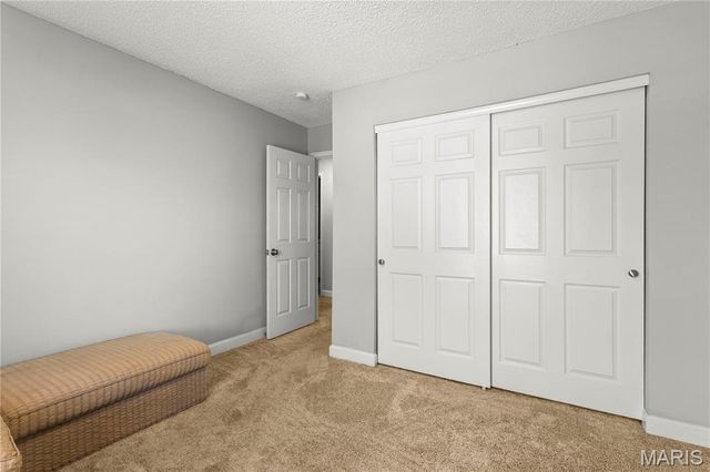 11811 7 Hills Drive, Florissant, MO 63033