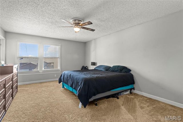 11811 7 Hills Drive, Florissant, MO 63033