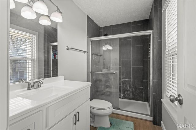 11811 7 Hills Drive, Florissant, MO 63033