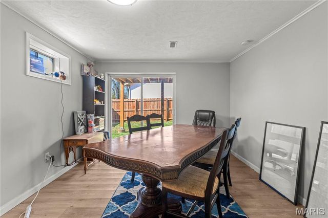 11811 7 Hills Drive, Florissant, MO 63033