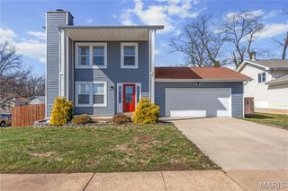 11811 7 Hills Drive, Florissant, MO 63033