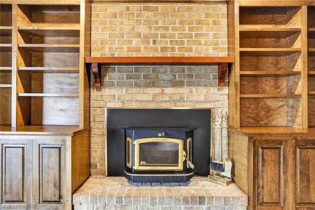 808 Ventnor DR, Newport News, VA 23608