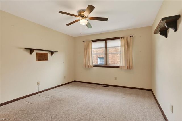 808 Ventnor DR, Newport News, VA 23608