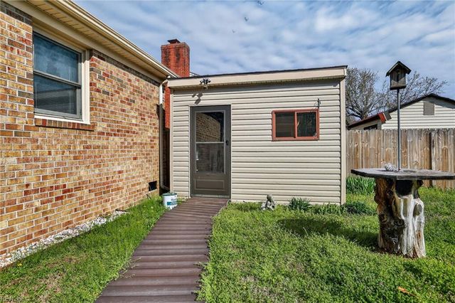 808 Ventnor DR, Newport News, VA 23608