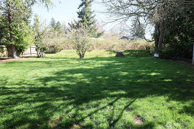9678 Crest Dr, Blaine, WA 98230