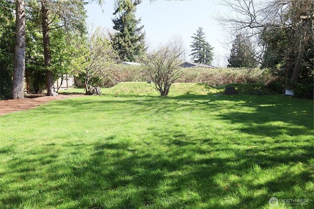 9678 Crest Dr, Blaine, WA 98230