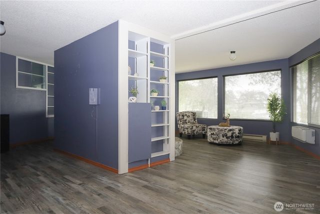 9678 Crest Dr, Blaine, WA 98230
