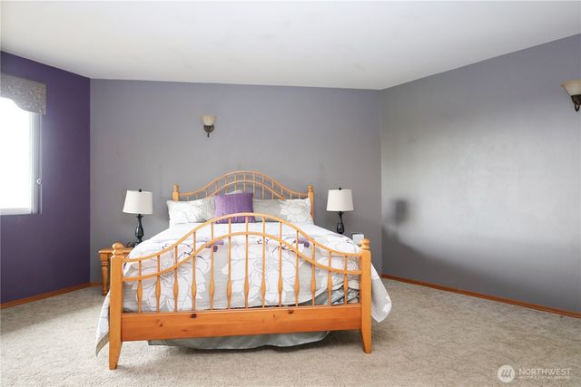 9678 Crest Dr, Blaine, WA 98230