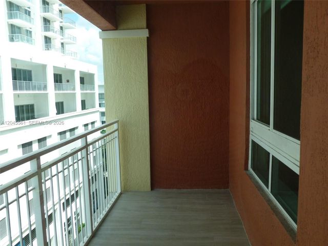 7350 SW 89th Street 807S, Miami, FL 33156