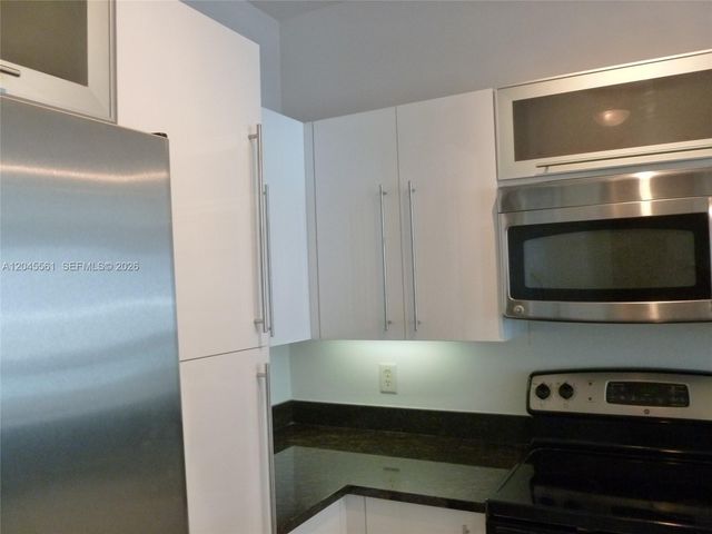 7350 SW 89th Street 807S, Miami, FL 33156