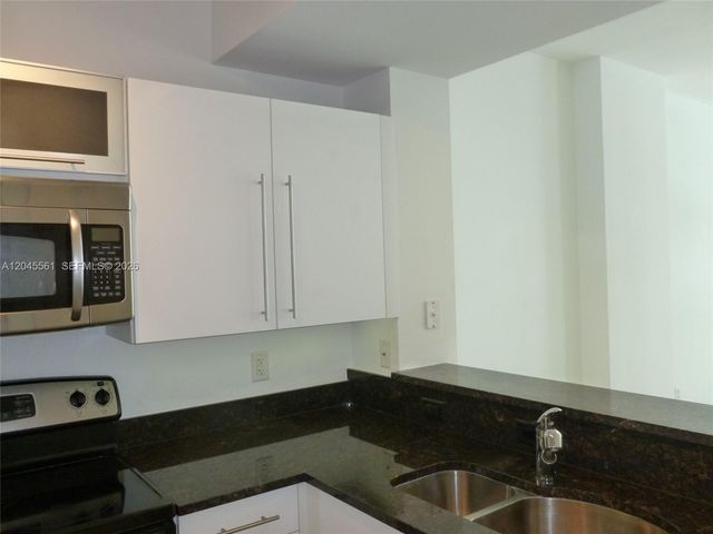 7350 SW 89th Street 807S, Miami, FL 33156