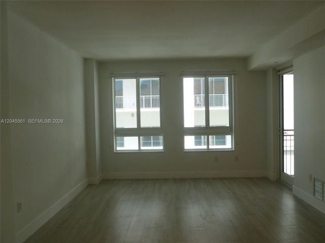 7350 SW 89th Street 807S, Miami, FL 33156