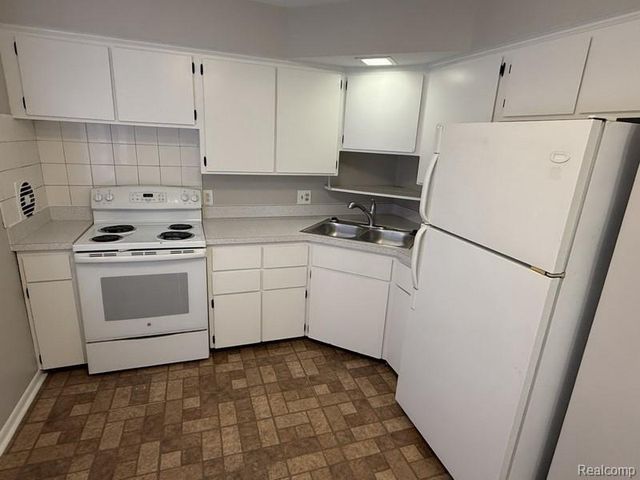 29264 Tessmer Court, Madison Heights, MI 48071