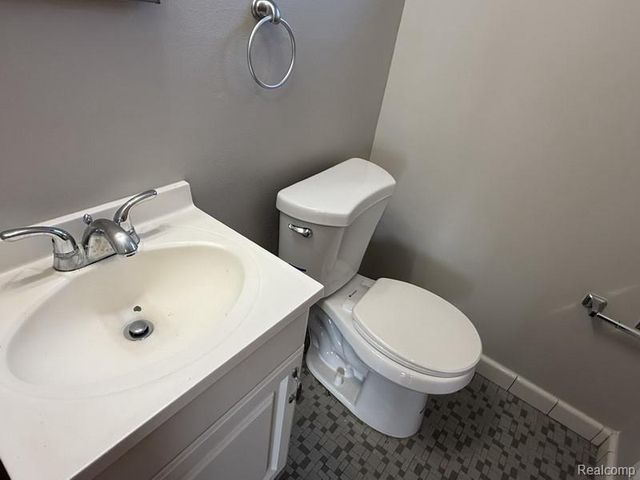 29264 Tessmer Court, Madison Heights, MI 48071