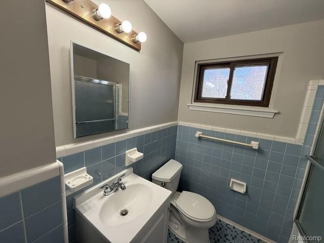 29264 Tessmer Court, Madison Heights, MI 48071