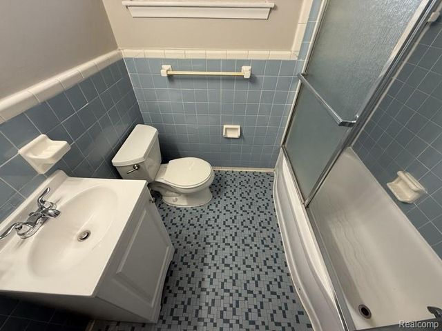 29264 Tessmer Court, Madison Heights, MI 48071