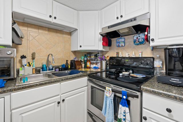 806 Conway St Apt 116, North Myrtle Beach, SC 29582