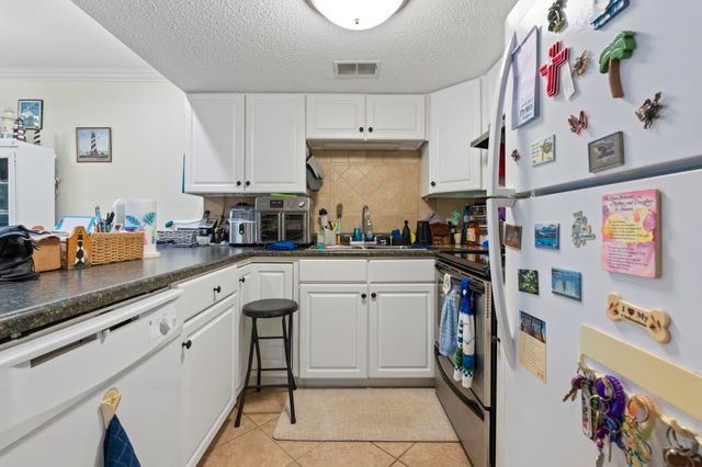 806 Conway St Apt 116, North Myrtle Beach, SC 29582