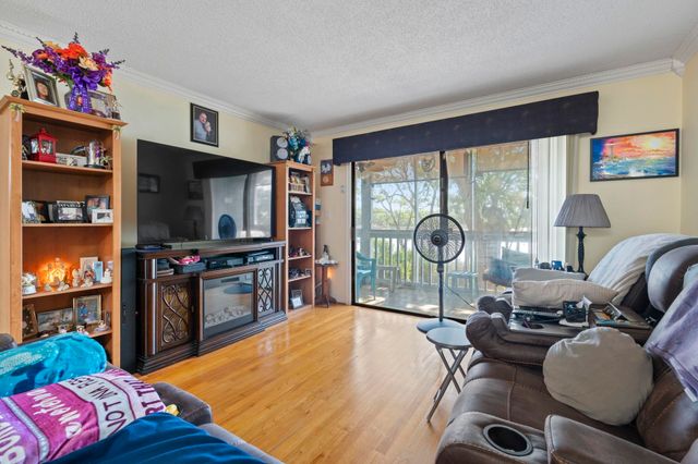 806 Conway St Apt 116, North Myrtle Beach, SC 29582