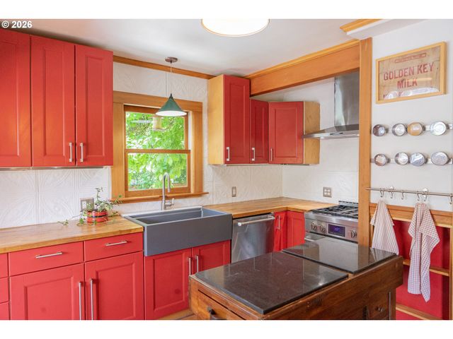 6407 N VANCOUVER Ave, Portland, OR 97217