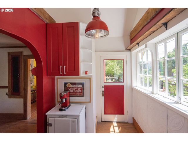 6407 N VANCOUVER Ave, Portland, OR 97217