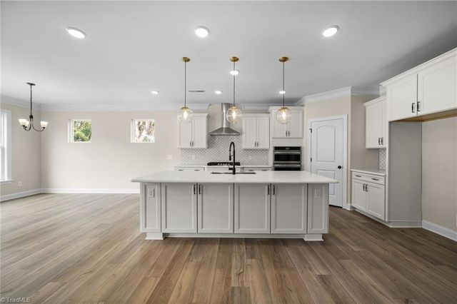 8111 Burberry Trail, Clemmons, NC 27012