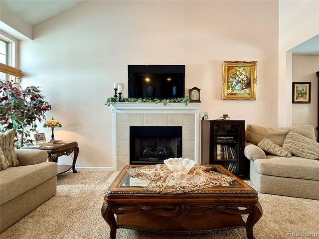 7586 Paradise Drive, Grand Blanc, MI 48439